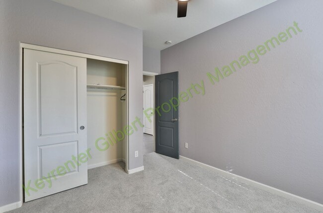 Building Photo - Spacious 4-Bedroom Home with Pool in Gilbe...