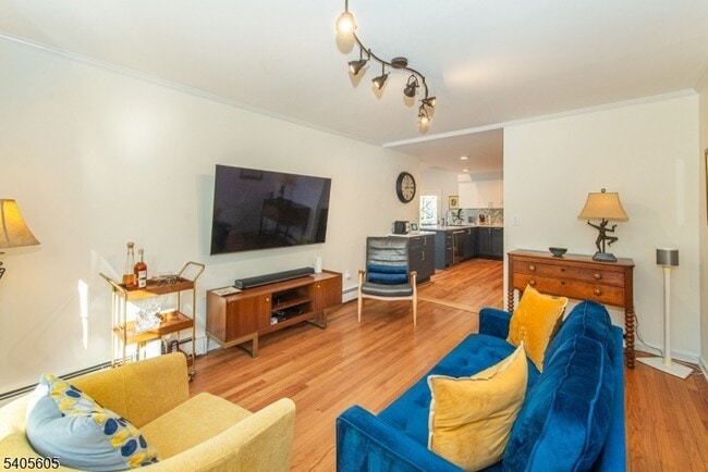 Building Photo - 237 Morris Ave