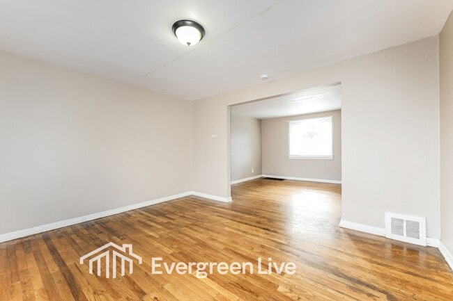 Building Photo - 919 Elizabeth St