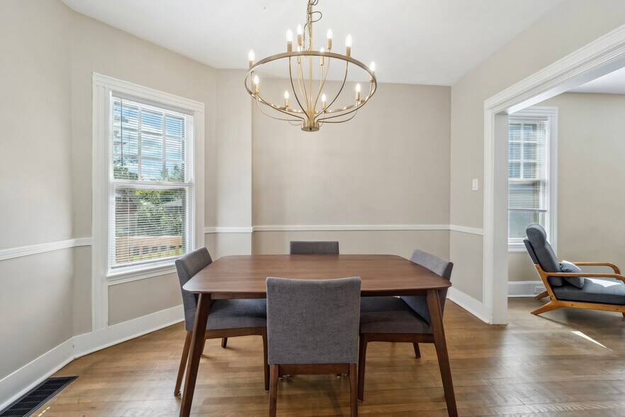 Building Photo - 95 Leroy St