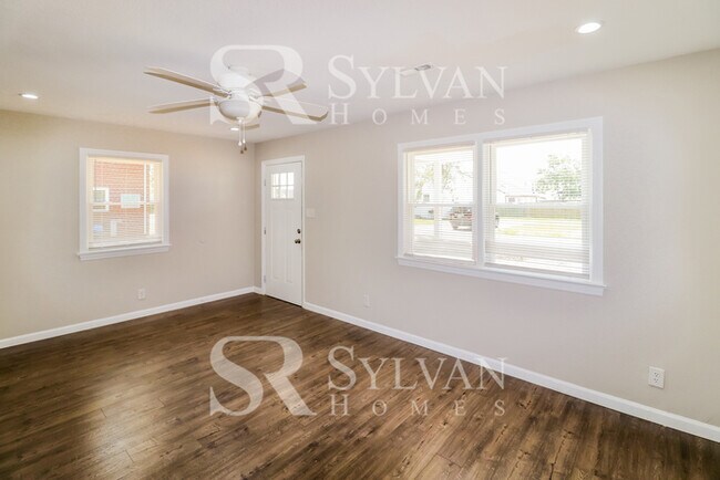 Building Photo - At Last, This Is What You Have Been Searching For!