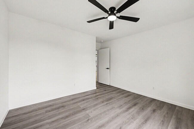 Building Photo - 7607 Grape St