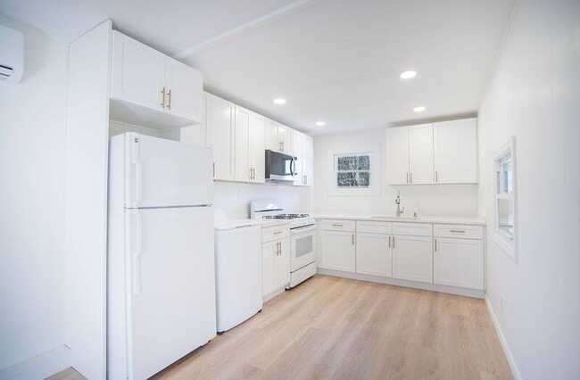 Building Photo - 2401 Westfield St