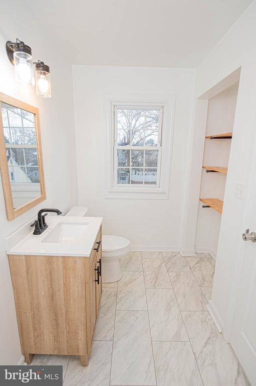 Building Photo - 308 N Division St