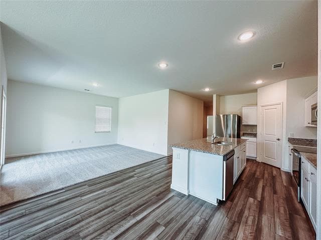 Building Photo - 1637 Whitworth Dr