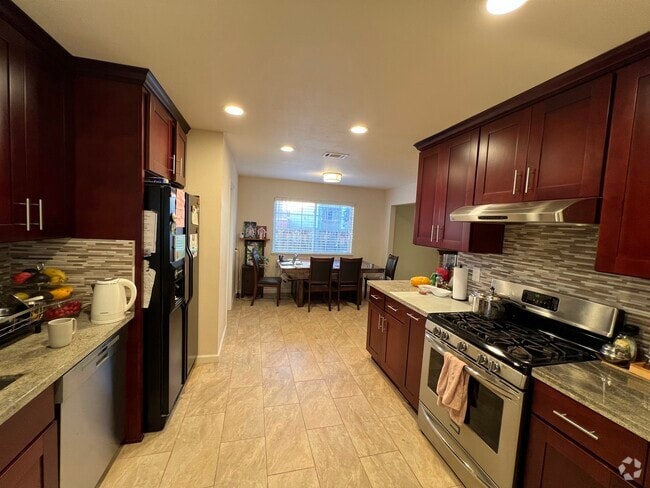 Building Photo - 1642 Tahoe Dr