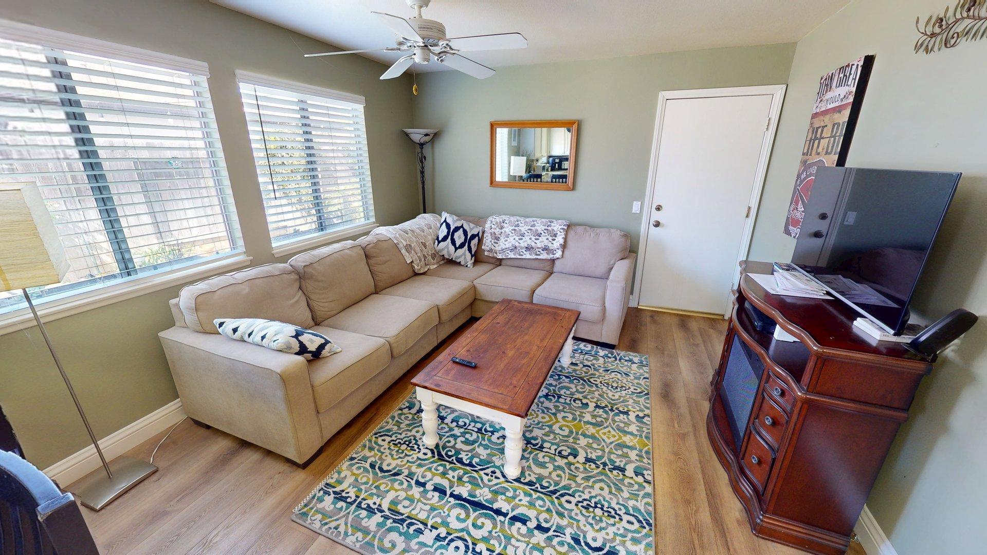 Building Photo - 14640 Marymount St