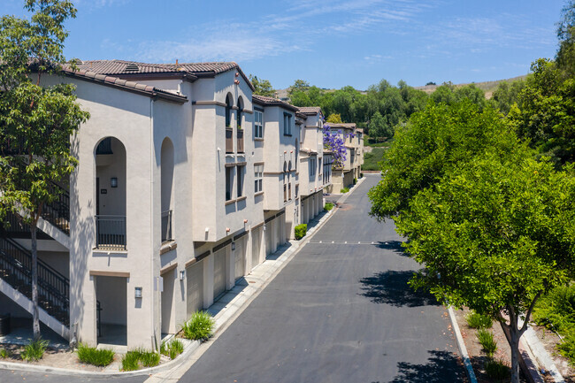 Building View - Laurel Glen Apartment Homes