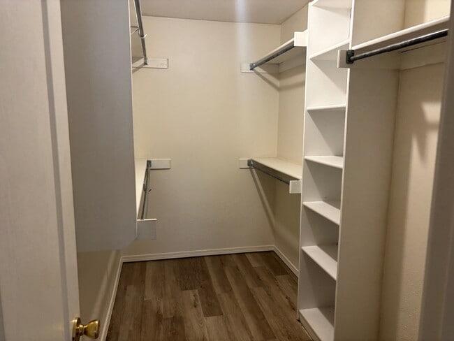 Building Photo - Two Bedroom 2 Full bath 11sqft Duplex for ...