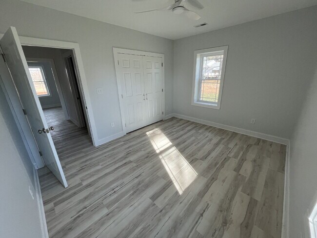 Building Photo - New Built Home 3-Bedroom Kernersville Home with Granite Touches and 2 Full Baths!"