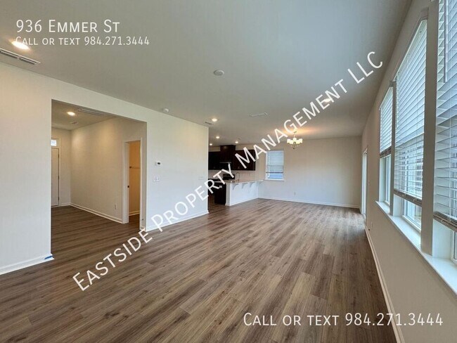Building Photo - 936 Emmer St