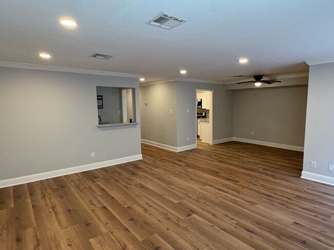 Building Photo - Totally redone 4 bedrooms townhouse.