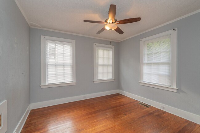 Building Photo - 2056 McDowell St
