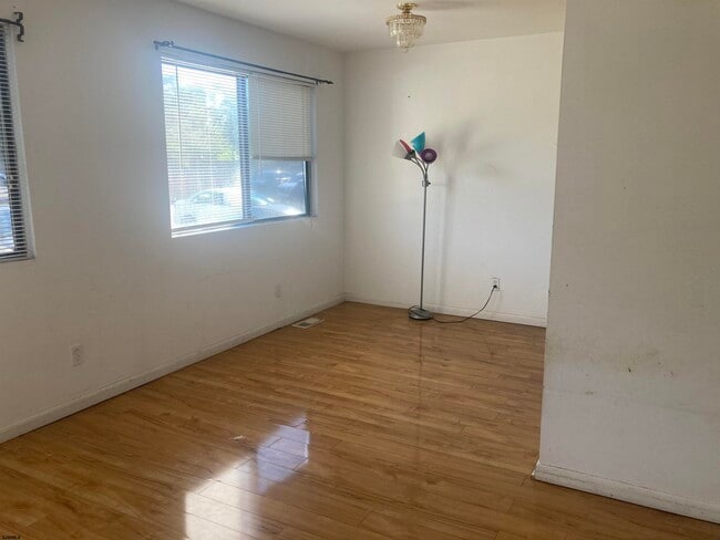 Building Photo - 610 Noahs Rd