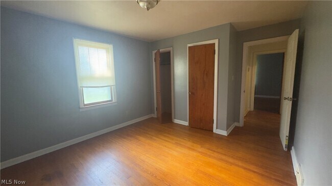 Building Photo - 86 Ferncliff Ave
