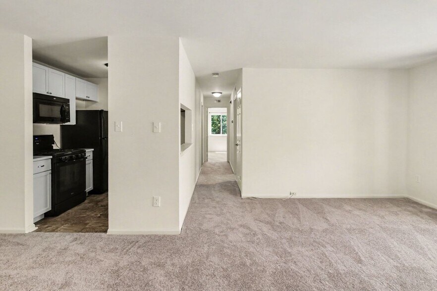 Building Photo - 902 Dogwood Ct