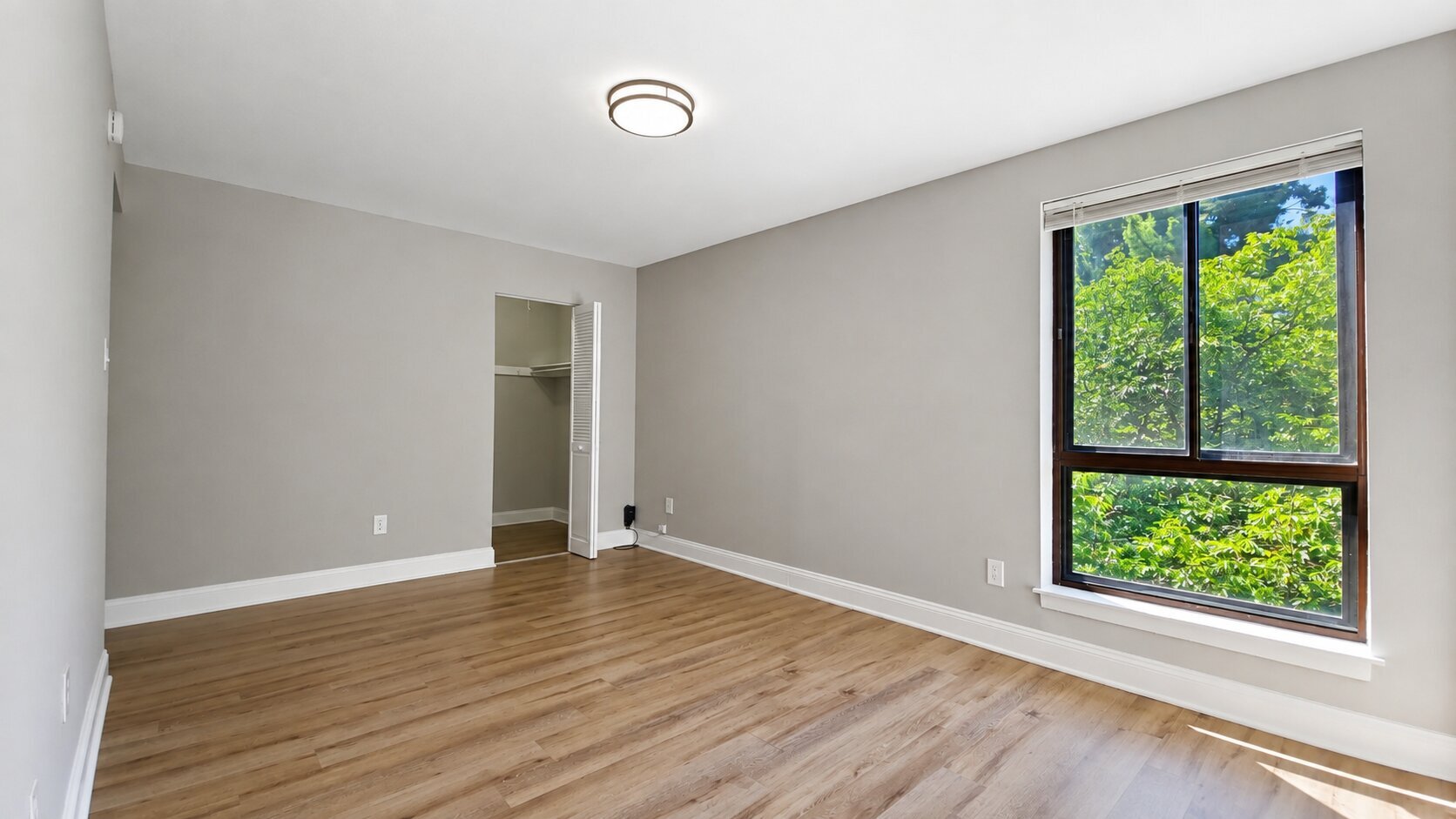 Building Photo - 11252 Chestnut Grove Sq