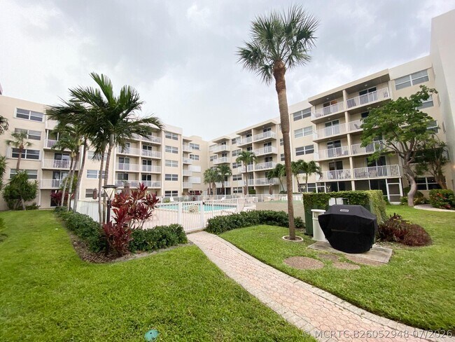 Building Photo - 2929 S Ocean Blvd