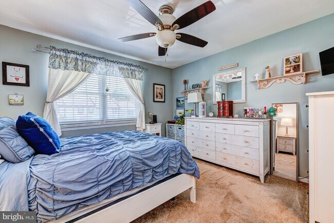 Building Photo - 994 Princeton Pl
