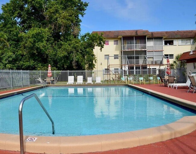 Building Photo - 4047 NW 16th St