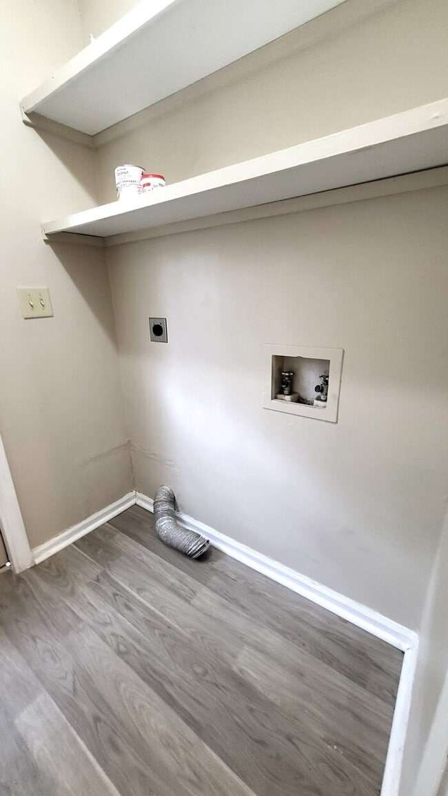 Building Photo - Available Now! Two Bedroom Two Bath Townho...