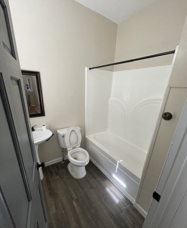 Building Photo - 437 Loras Blvd