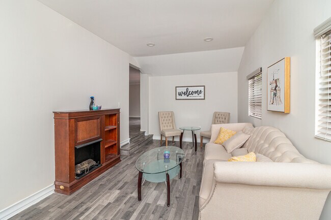 Building Photo - 17944 Collins St