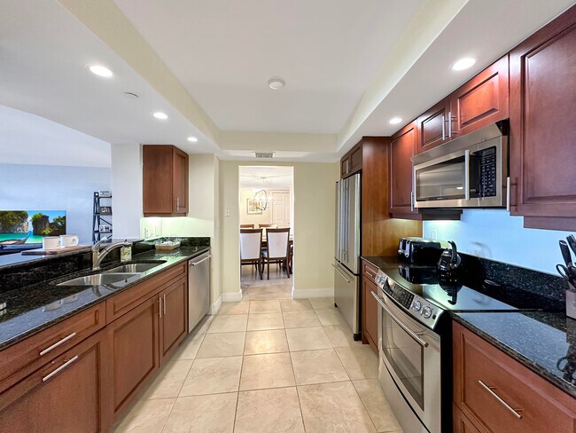 Building Photo - 3000 N Ocean Dr