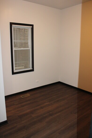Building Photo - 11309 S Edbrooke Ave