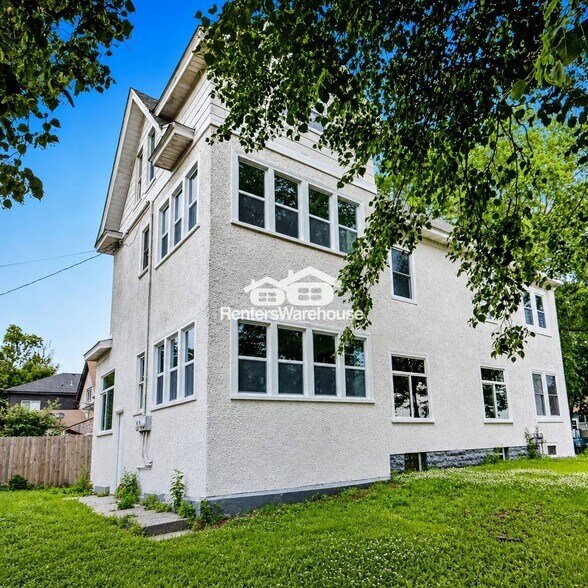 Building Photo - 3348 3rd Ave S