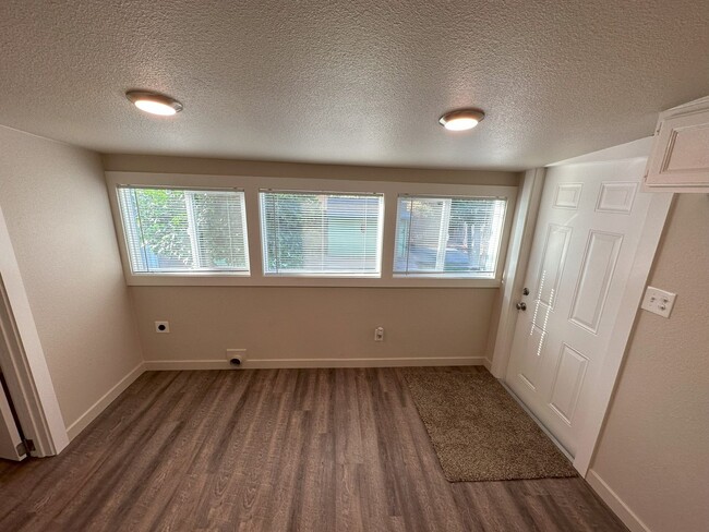Building Photo - 1328 Trenary Way