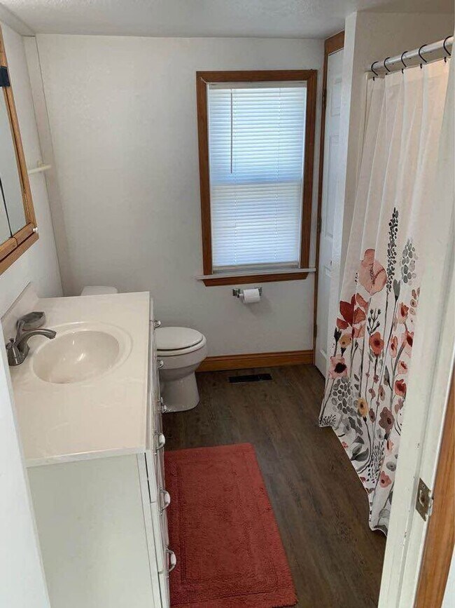 Building Photo - 2 Bed 1.5 Bath Home for RENT in La Porte City