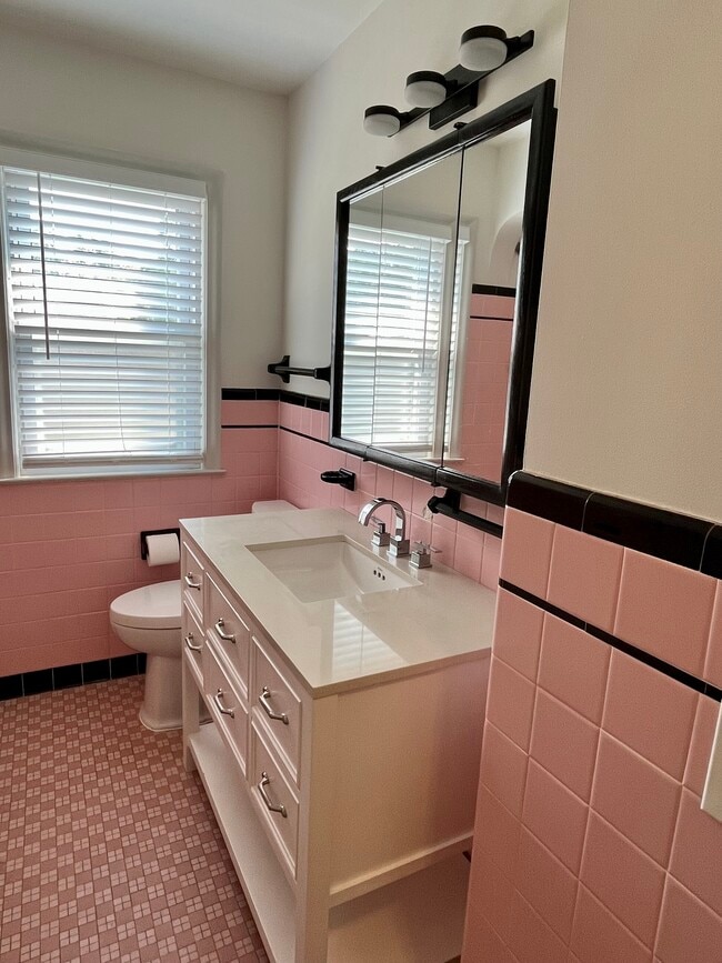 Main level bath - 5545 13th Ave S