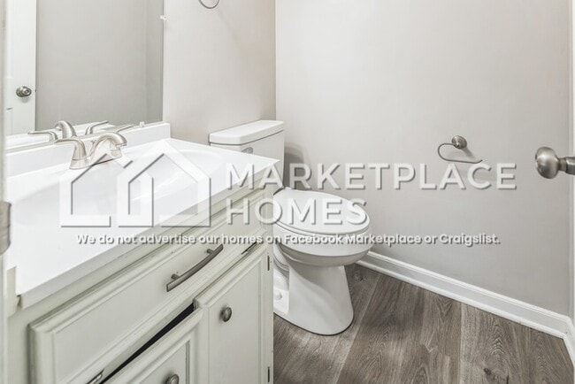 Building Photo - 212 Kemsing Rd