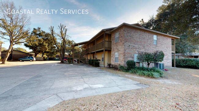 Building Photo - 895 Silverwood