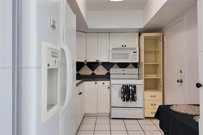 Building Photo - 1965 S Ocean Dr