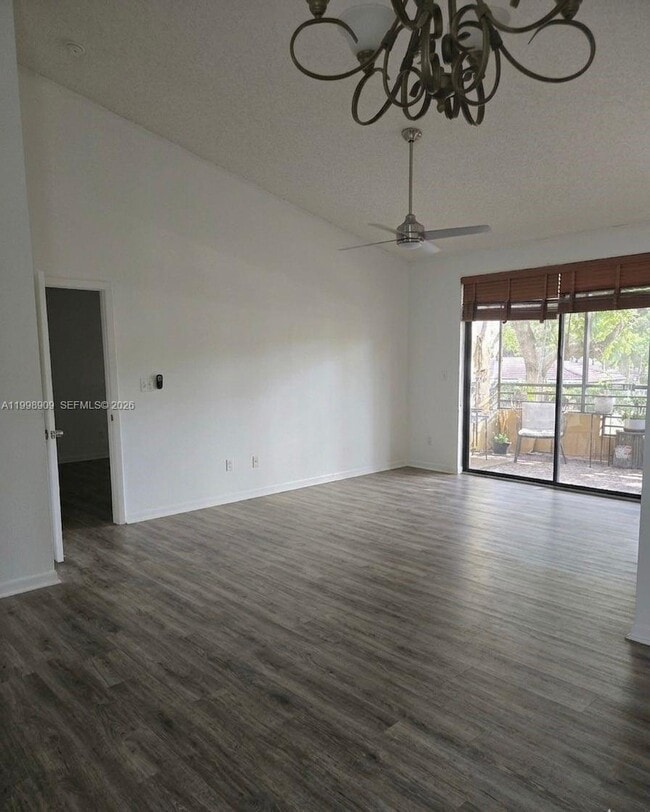 Building Photo - 15515 N Miami Lakeway