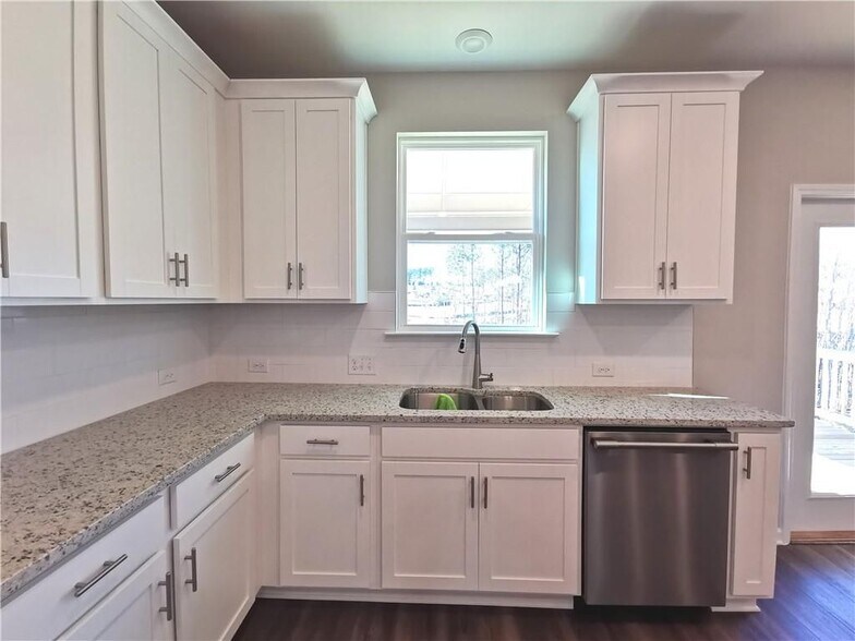 Building Photo - 4376 Waxwing St