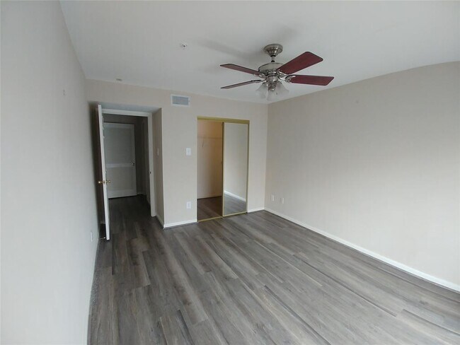 Building Photo - 3231 Allen Pkwy