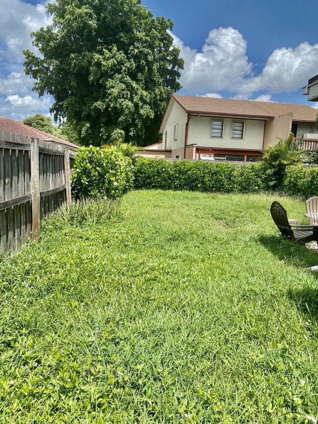 Building Photo - 1602 Montauk Dr