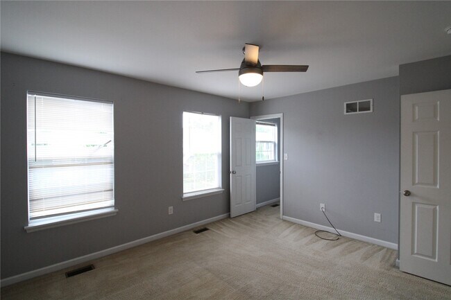 Building Photo - 440 Wild Oak Dr