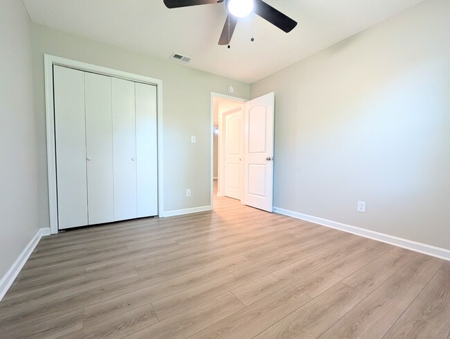 Building Photo - 185 Moss Creek Dr