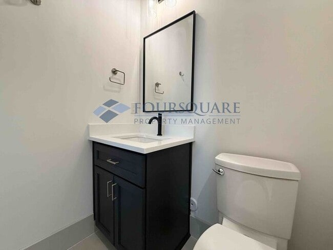 Building Photo - Modern 4-Bed / 4-Bath Townhome with Covered Patio, Deck & Garage – Inside the Beltline Near Downt...