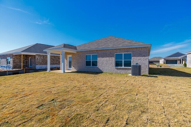 Building Photo - 103 Betty Garrett Dr