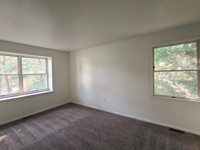Building Photo - 10 S Indian Valley Ct