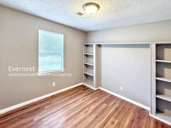 Building Photo - 1004 Cherry Brook Cir