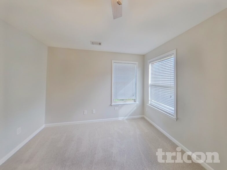 Building Photo - 7457 Mistydawn Dr