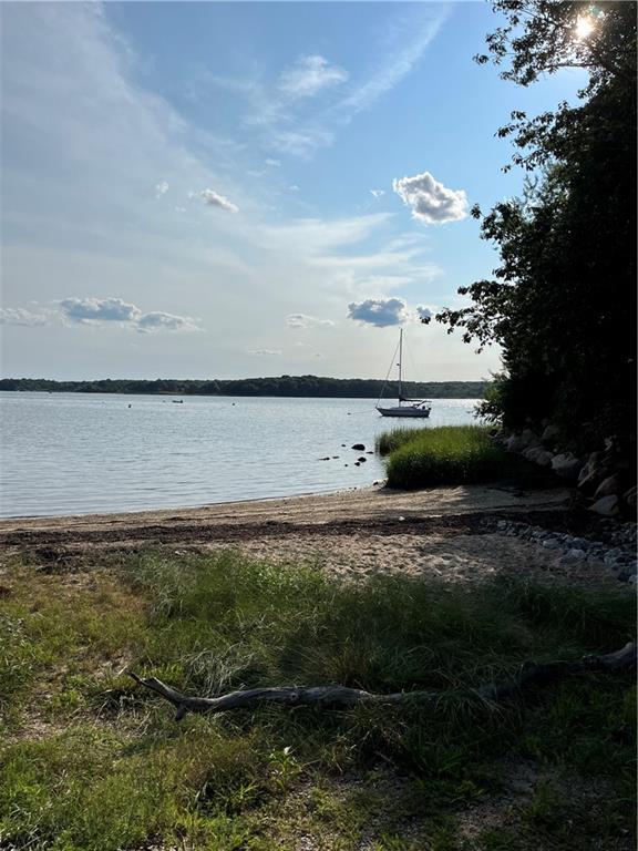 Building Photo - 7 Cove Rd