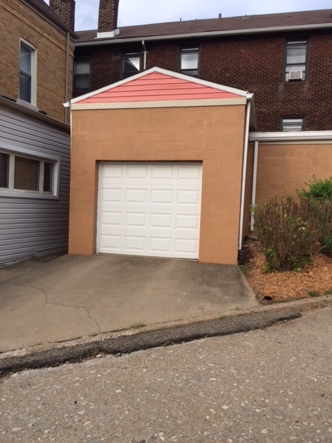 L shaped 2 car garage - 5524 Fair Oaks St