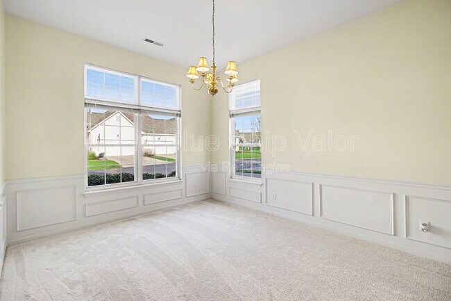 Building Photo - 3795 Brantford Way